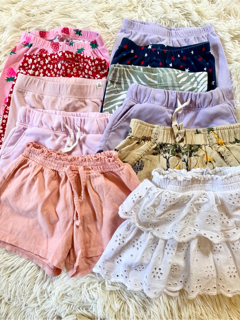 Lot of 11 shorts 3T